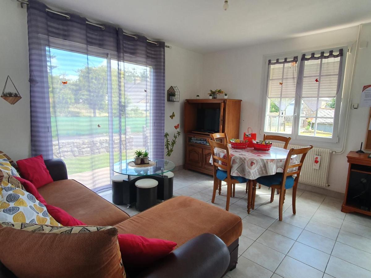 Holiday home Locmousteru Mousteru