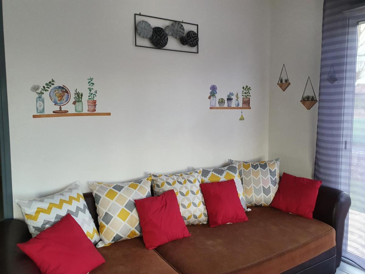 Locmousteru Holiday home Mousteru
