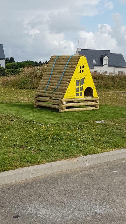 Holiday home Locmousteru *